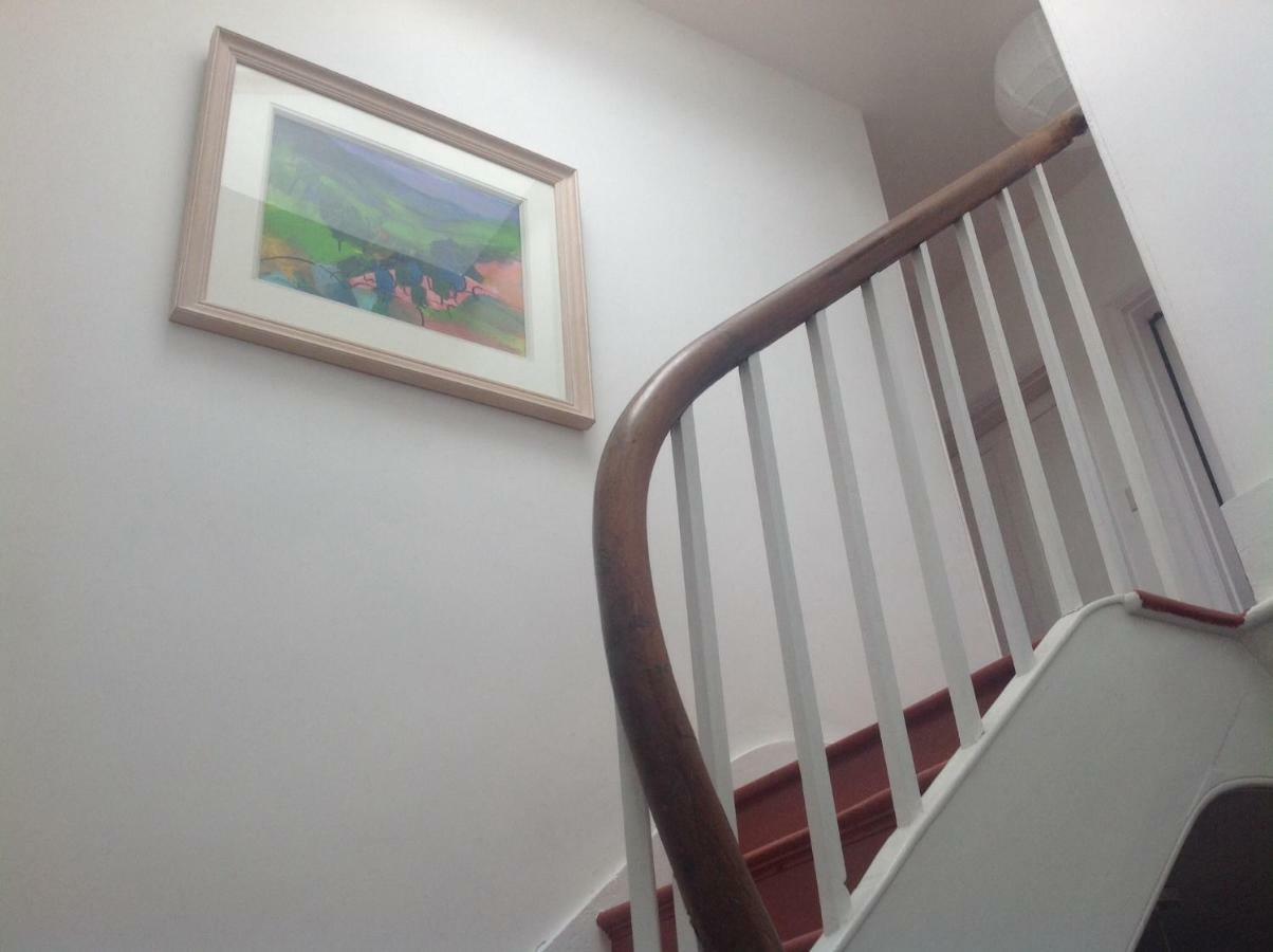 8a Spring Gardens Hotell Haverfordwest Exteriör bild